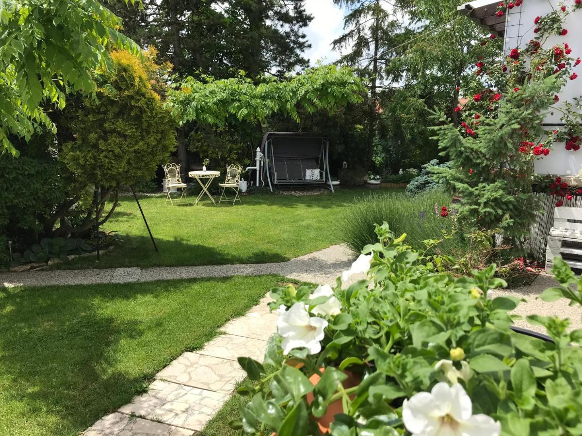 Relaxacni Studio Vera S Ubytovanim Valtice Buitenkant foto