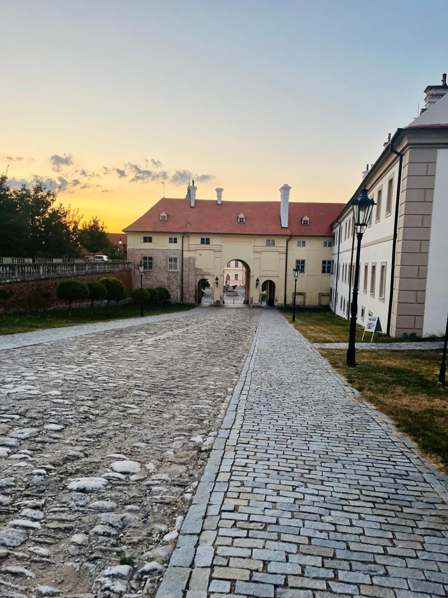 Relaxacni Studio Vera S Ubytovanim Hotel Valtice Buitenkant foto